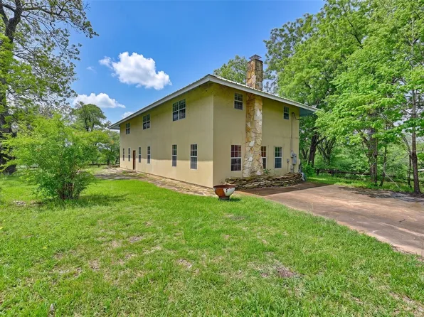 144 Century Ln, Bellville, TX 77418