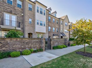 1332 E Woodlawn Rd, Charlotte, NC 28209