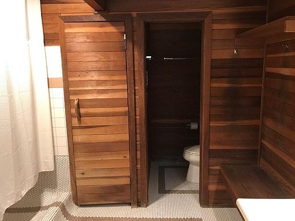 2nd image of 2826 Ivy St #28