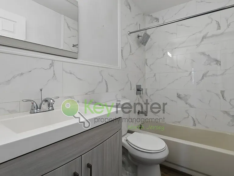 202 Saint Michaels Walk — Photo 13