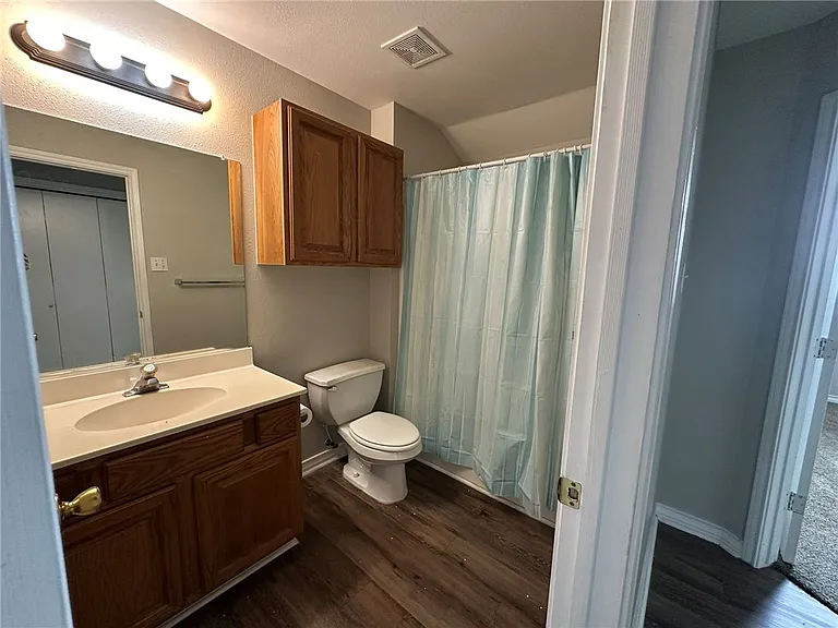 2112 Westwood Dr — Photo 13