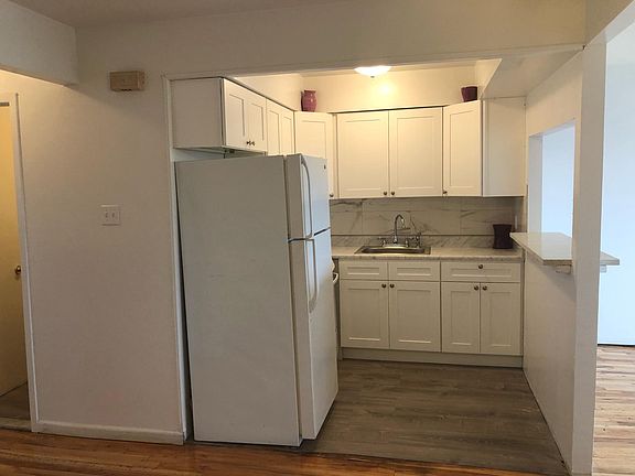 3rd image of 2860 Bruckner Blvd #2