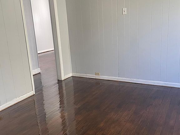 4th image of 223 Burkhart Ave #1