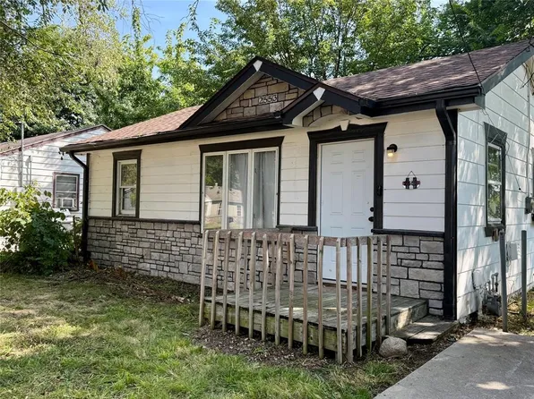 2553 Maury St, Des Moines, IA 50317