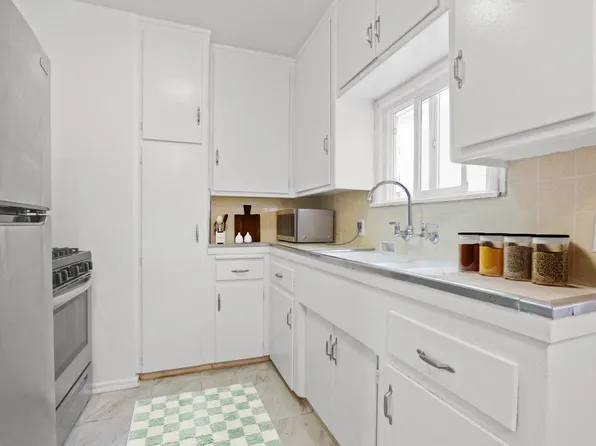 Hayworth Avenue Apartments, 1316-1326 N Hayworth Ave #26-08, Los Angeles, CA 90046