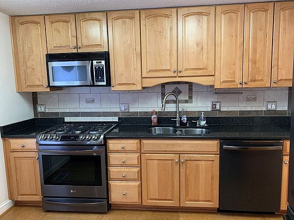 5th image of 7914 Caledonia St
