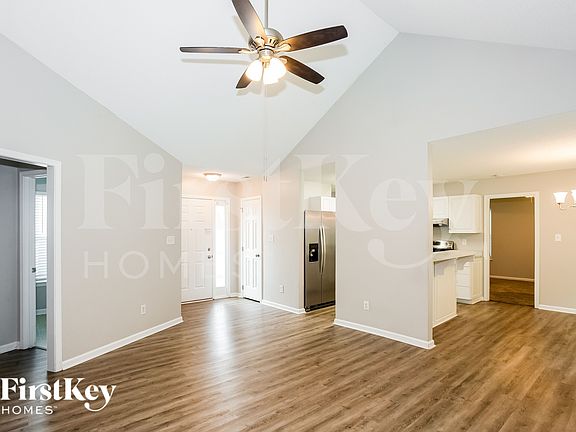 3rd image of 109 W Bank Dr
