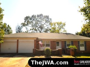 150 Rhodes Dr, Athens, GA 30606