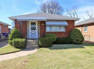 7129 Whaley Pl, Saint Louis, MO 63116