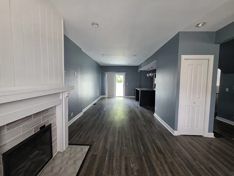 297 Johnson St — Photo 2