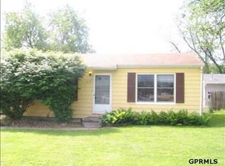 6613 Grover St, Omaha, NE 68106