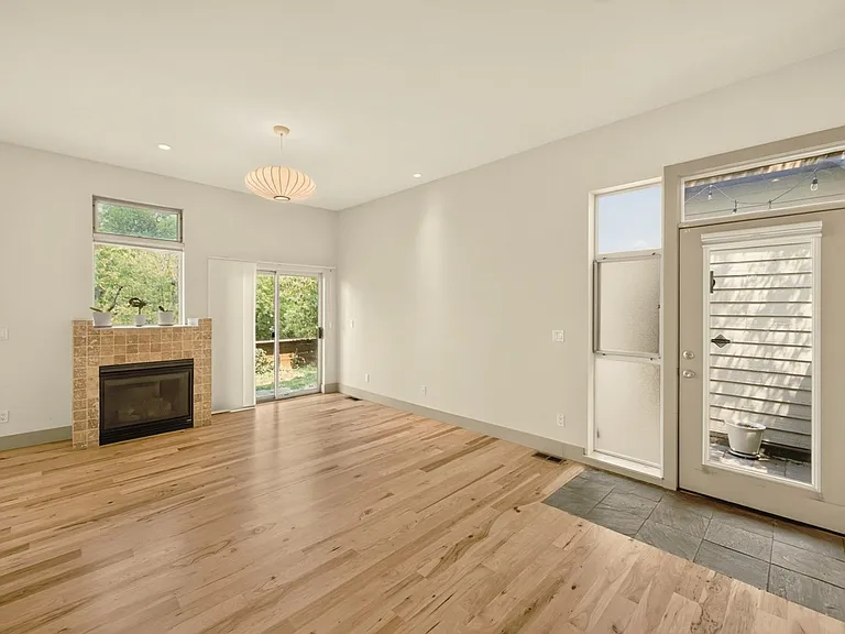 3200 Utica St — Photo 3