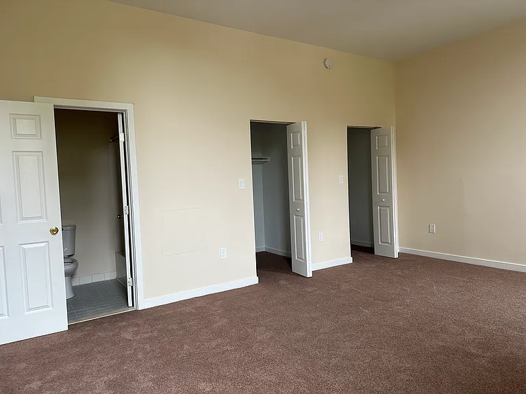 Monument Place Apartments — Photo 30