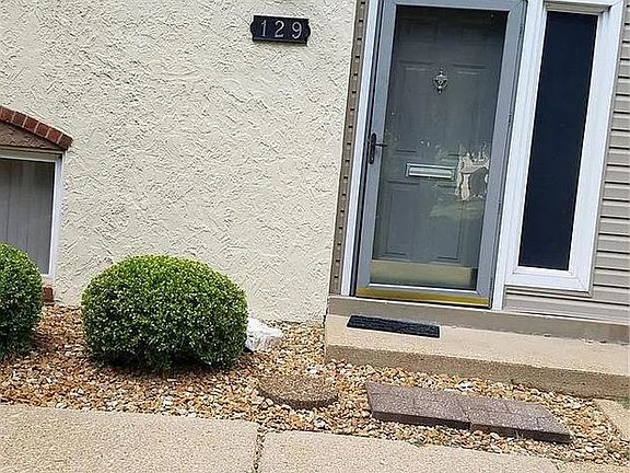 3rd image of 129 Carmel Woods Dr