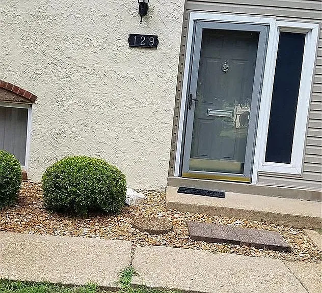 129 Carmel Woods Dr — Photo 3