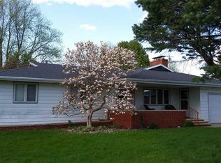 412 8th Ave SE, Dyersville, IA 52040