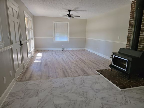 3rd image of 254 Jeffreys Ave