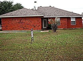 404 W Sherman Dr, Aubrey, TX 76227