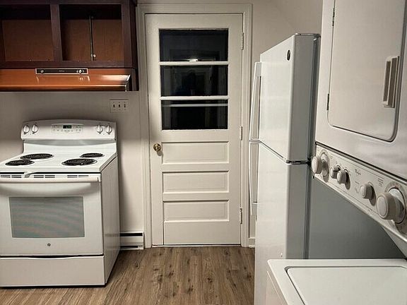 5th image of 52 Laing St APT 2