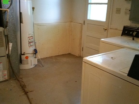 5th image of 184 Hilltop Dr