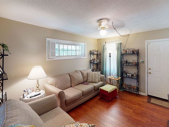 4th image of 906 Leigh Dr
