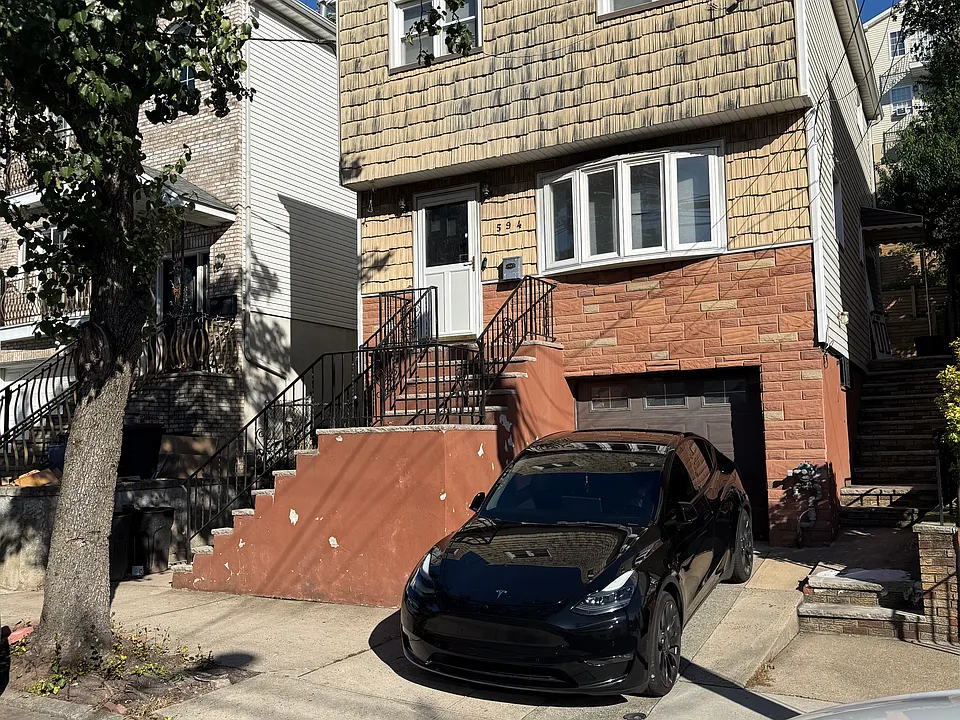594 Liberty Ave