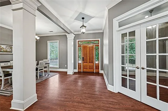 3 bed, 3.0 bath, 2453 sqft, $2,500 — Photo 3