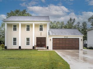9144 Glasgow Dr, White Lake, MI