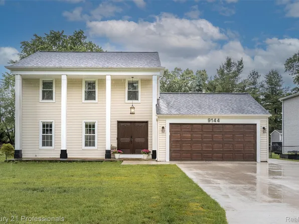 9144 Glasgow Dr, White Lake, MI 48386