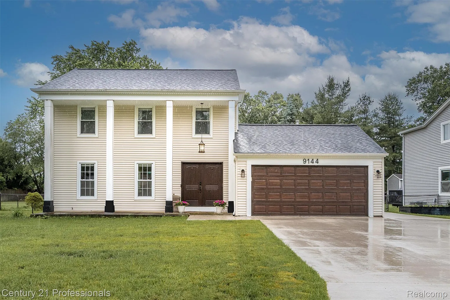 9144 Glasgow Dr photo 1