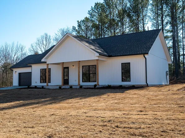 282 Elgin Hills Dr, Rogersville, AL 35652