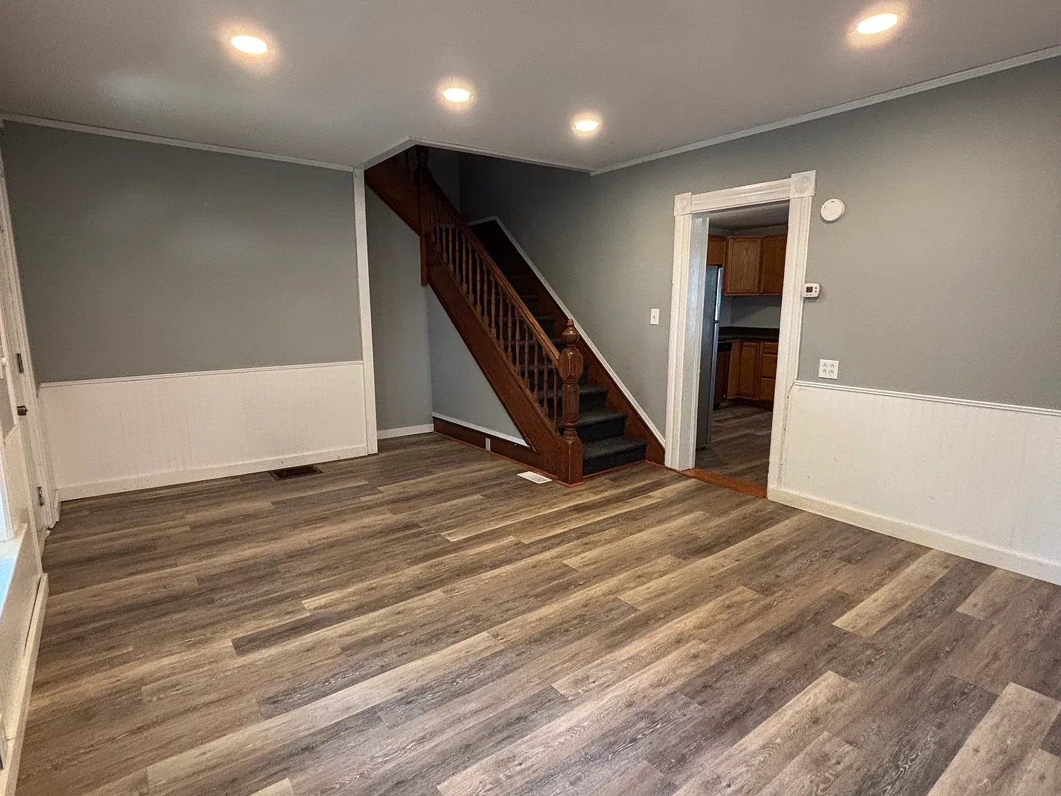 3 bed, 1200 sqft, $1,650 — Photo 2