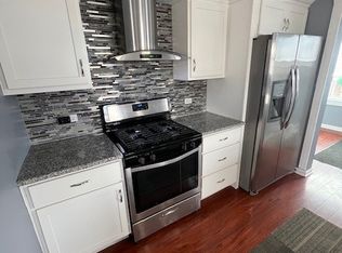 114 Washington Ter, Waukegan, IL 60085