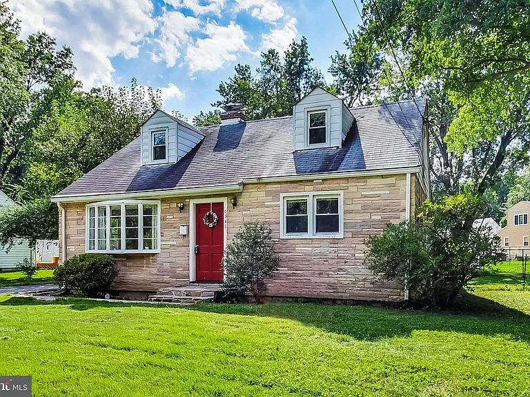 6641 Barrett Rd — Photo 1