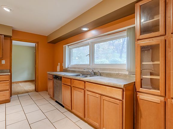 3rd image of 11632 S Highwood Dr