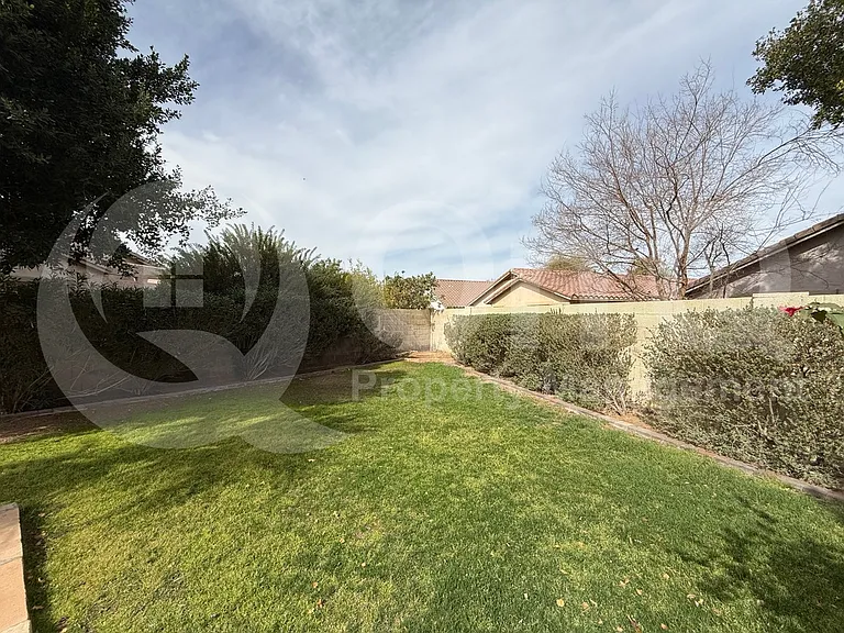 2450 E Darrel Rd — Photo 33