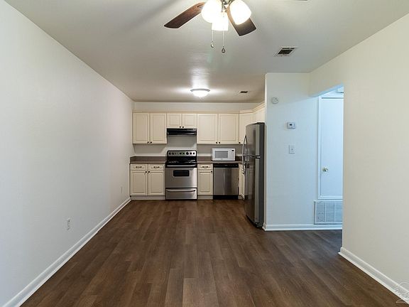 3rd image of 3202 Redwood Ln #109
