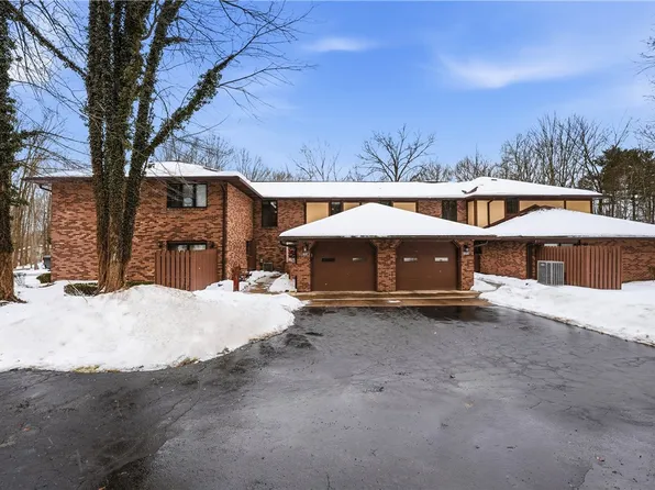 4217 Bristol Ln, New Castle, PA 16105