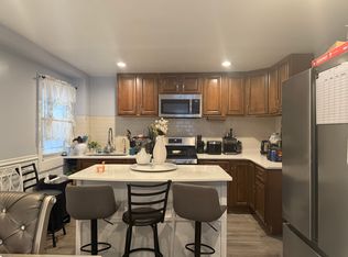 9 Greystone Ave, North Providence, RI 02911