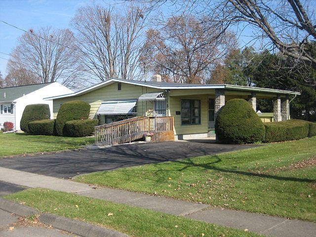 1st image of 210 N Hulett Ave