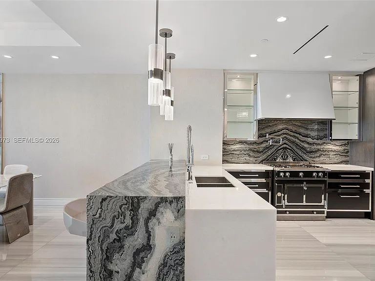 17901 Collins Ave #902 — Photo 4