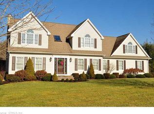 6 Meadow Wood Dr, Suffield, CT 06078