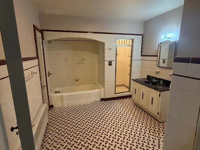 74 Union Ave — Photo 10