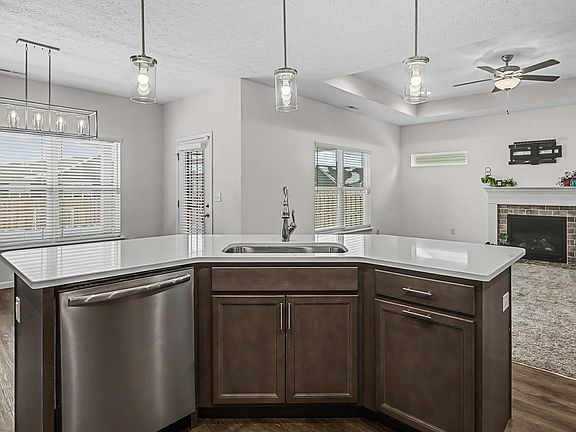 5th image of 3582 Hyacinth Ln
