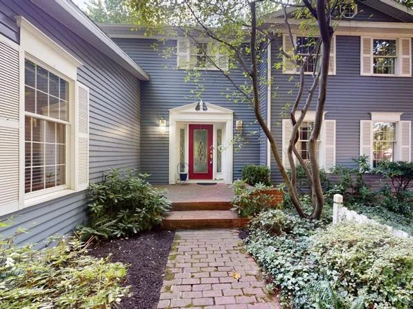 3220 Kingston Ct, Erie, PA 16506