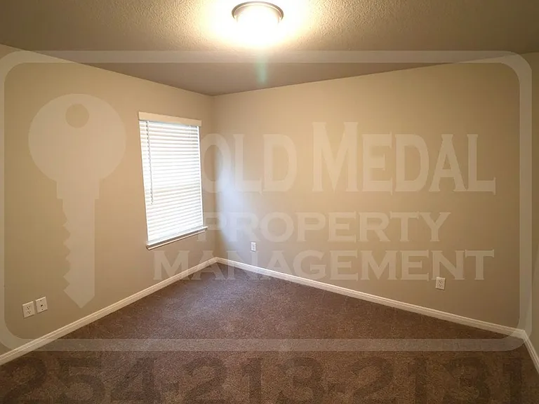 1810 Horatio St — Photo 13