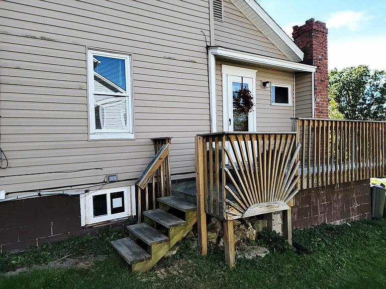 1023 Carbon Rd — Photo 4