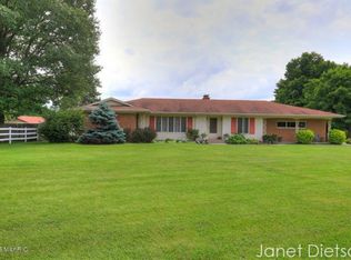 1126 Glenwood St, Jenison, MI 49428