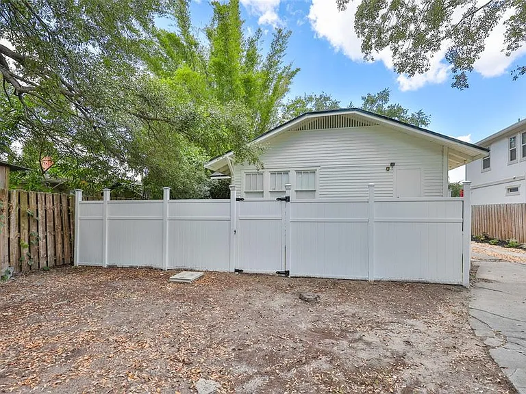902 W Columbus Dr — Photo 12