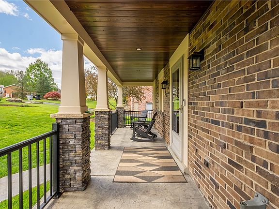 2nd image of 201 Hemlock Dr